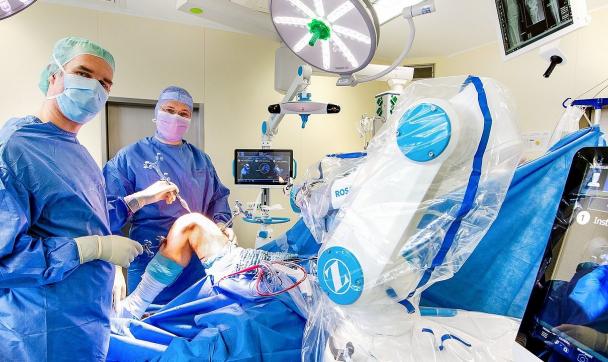Roboterassistierte Chirurgie und Knie-Operation bei Helios, Berlin