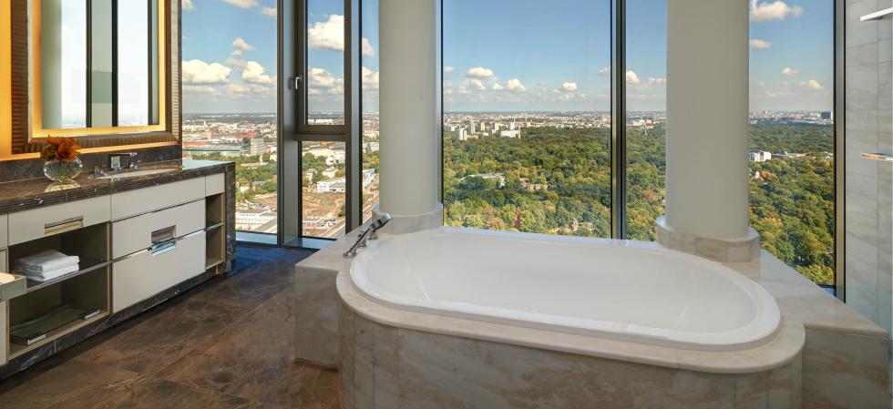 Waldorf Astoria Berlin, Pres. Suite Guest Bathroom