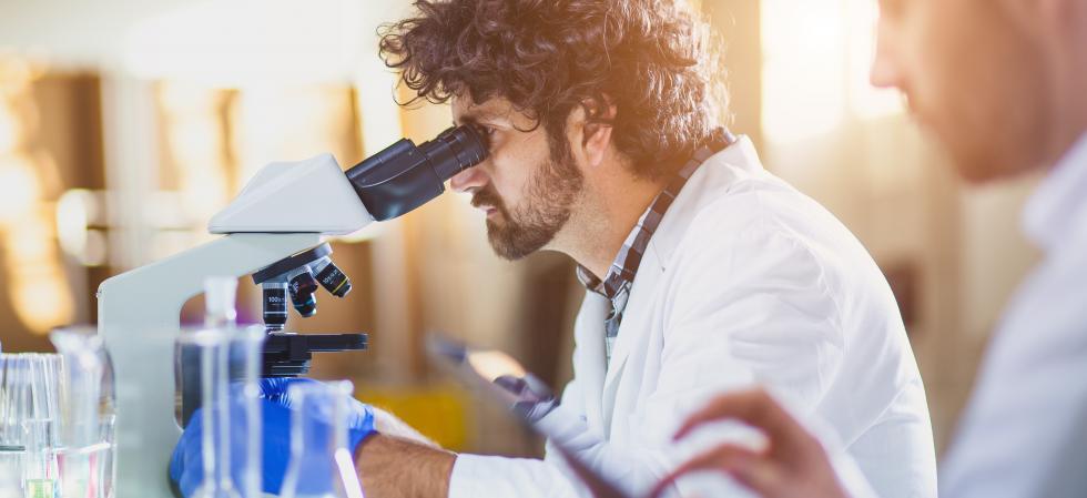 Labor Wissenschaftler Diagnostik Mikroskop Arzt