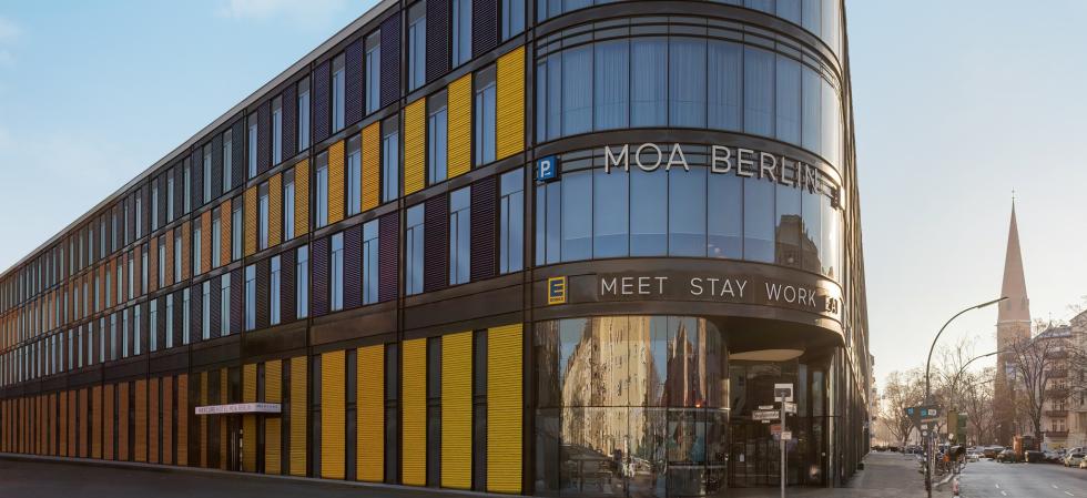 فندق MOA برلين من الخارج