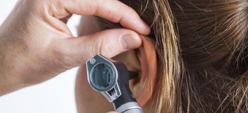 laryngologia ucho nos gardło