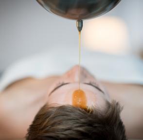 Immanuel Medizin Berlin Zehlendorf, Ayurveda Stirnoelguss